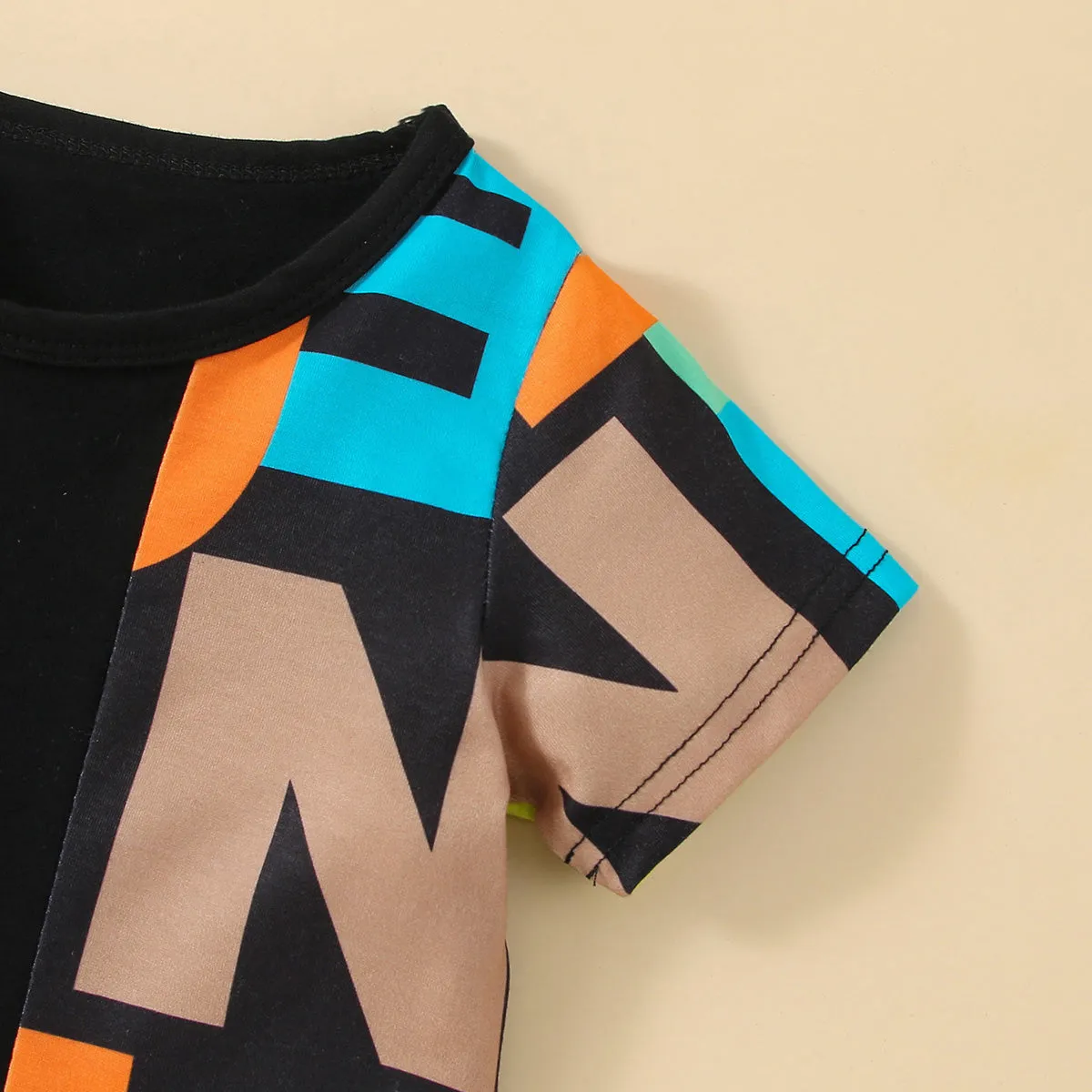 2pcs Baby Boy 95% Cotton Short-sleeve Letter Print Black Splicing T-shirt and Shorts Set