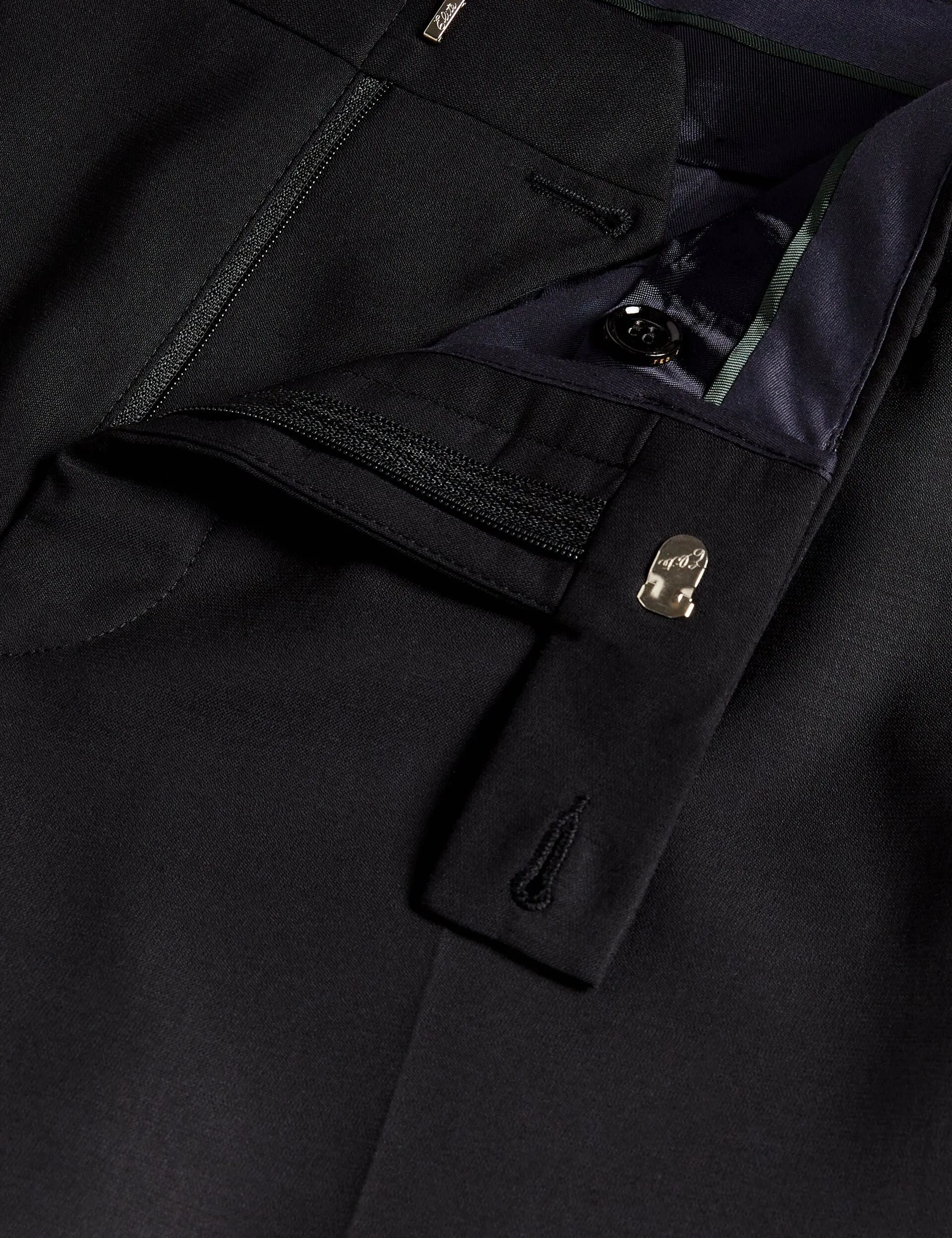 CLASSICS | BLACK