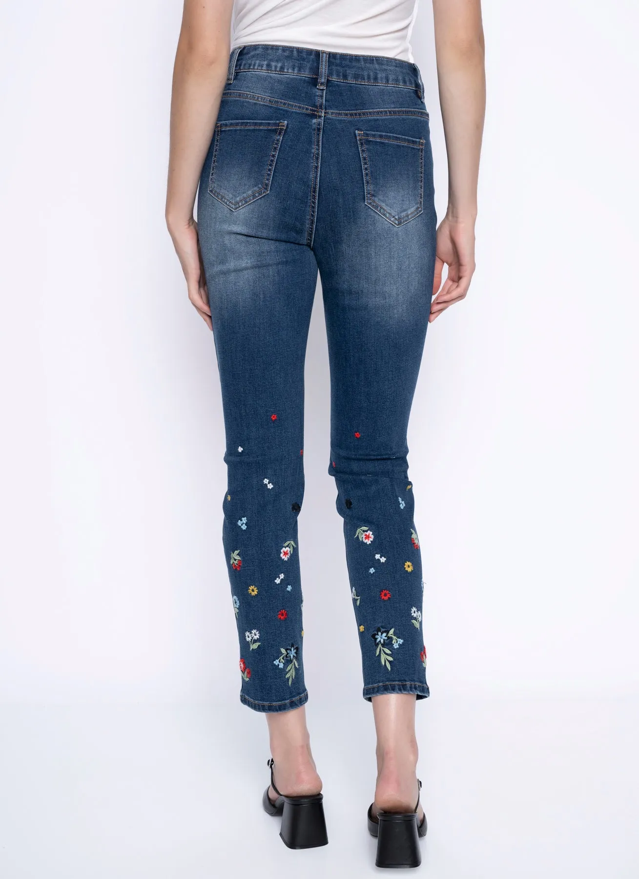 Flower Embroidered Ankle-Length Jeans