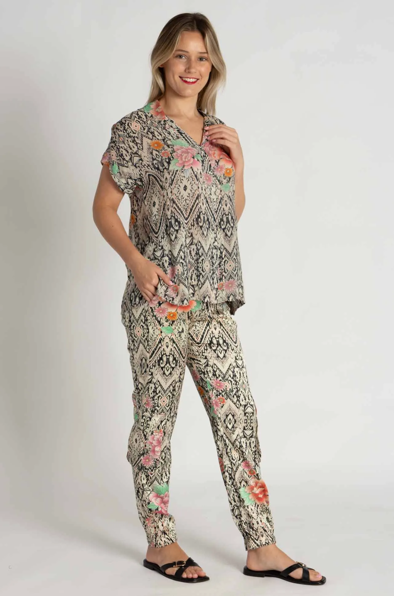 Johnny Was - Laiya Button Up in Azzie Flower
