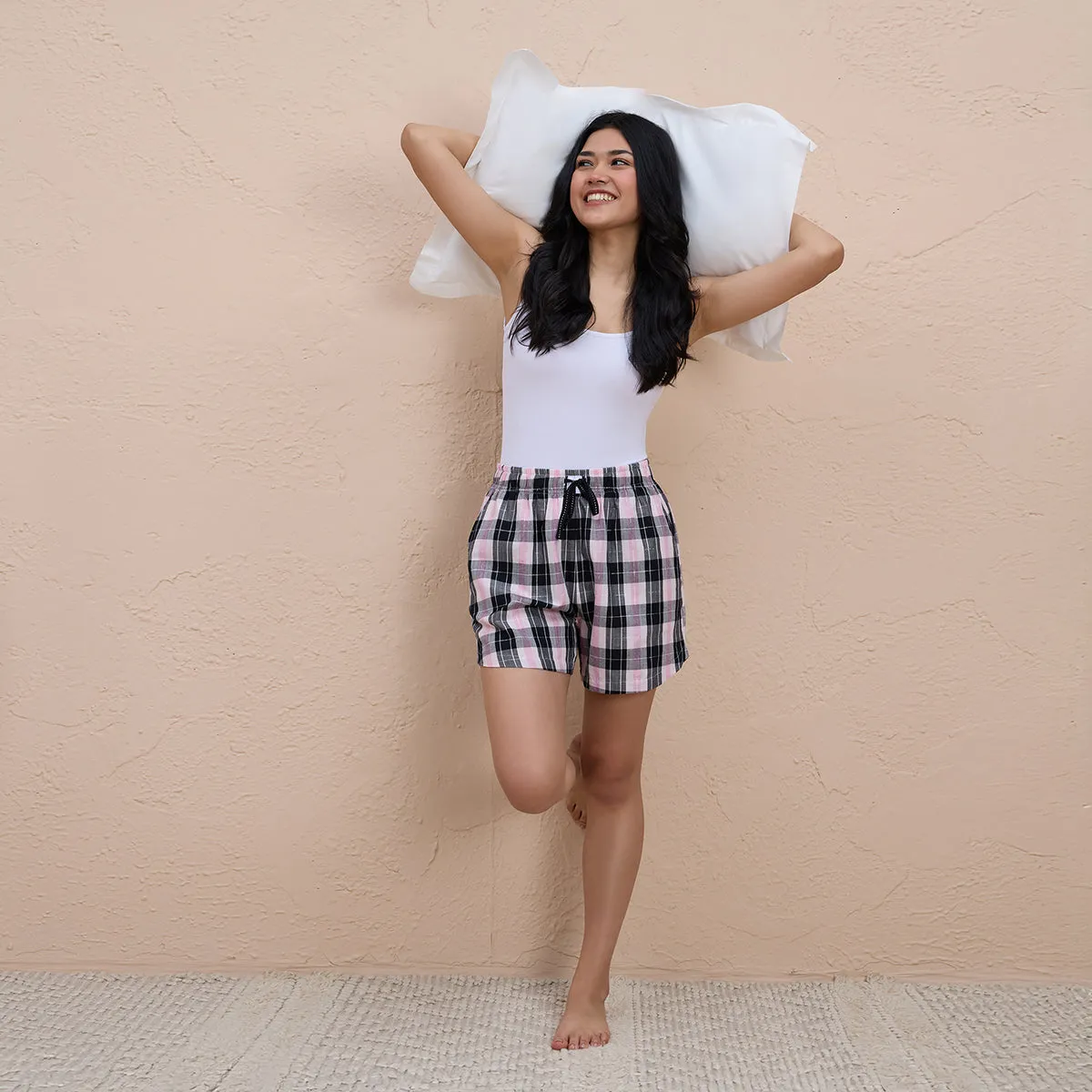 Nykd By Nykaa Essential Cotton Shorts With Pockets & Adjustable Waist Nys914 Black Pink Check