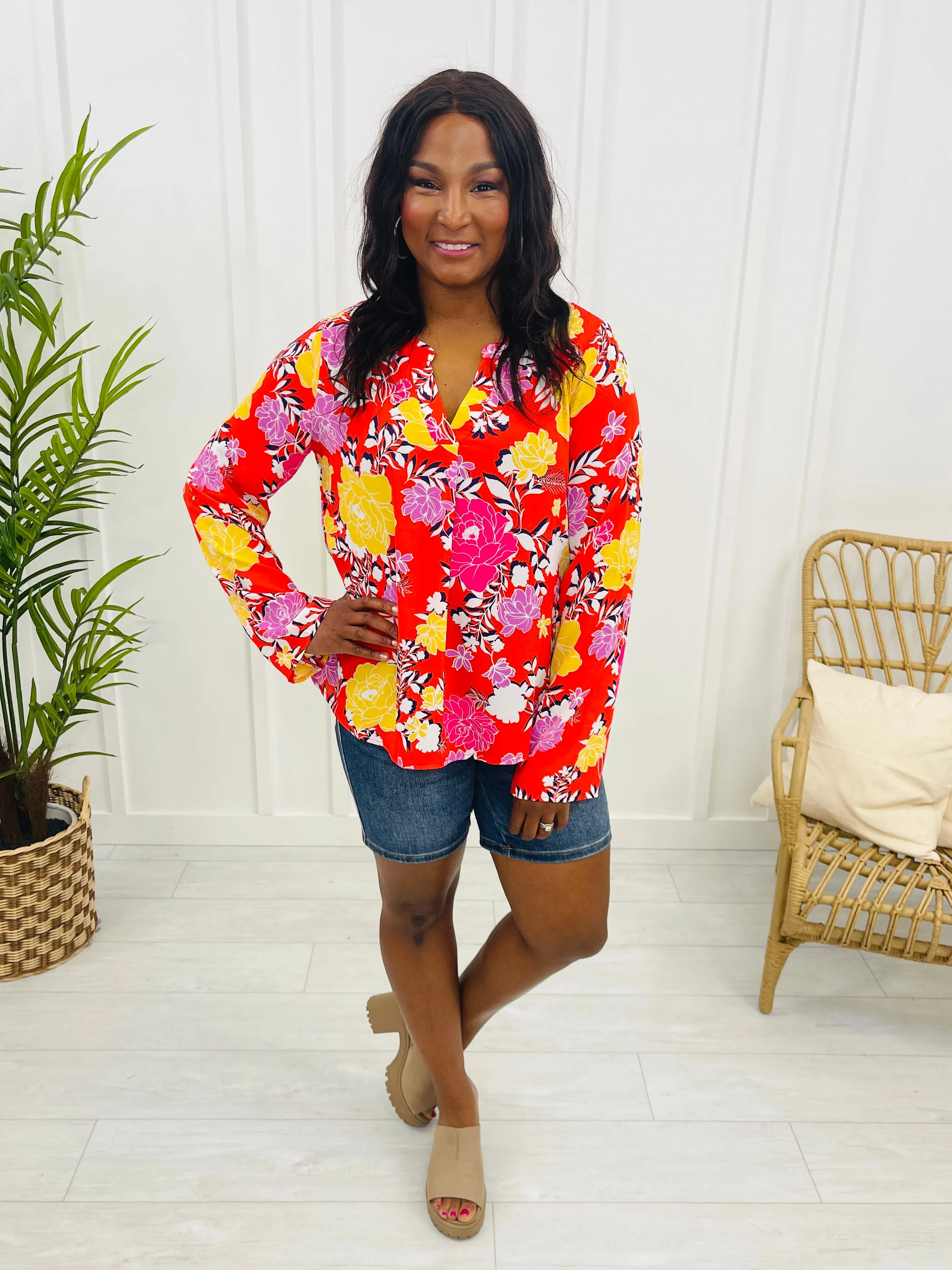 REG/CURVY Be A Vibrant Light Top