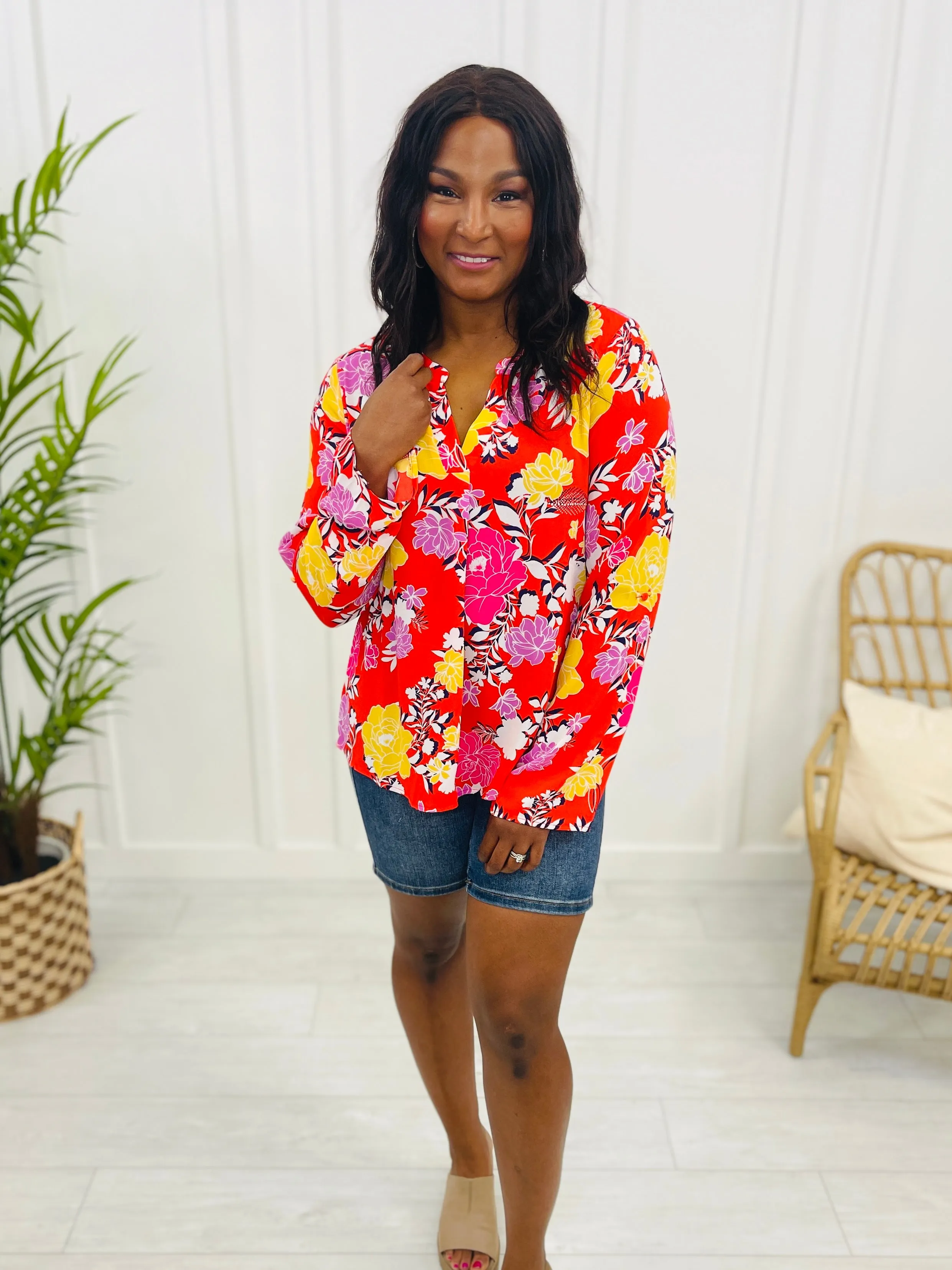 REG/CURVY Be A Vibrant Light Top