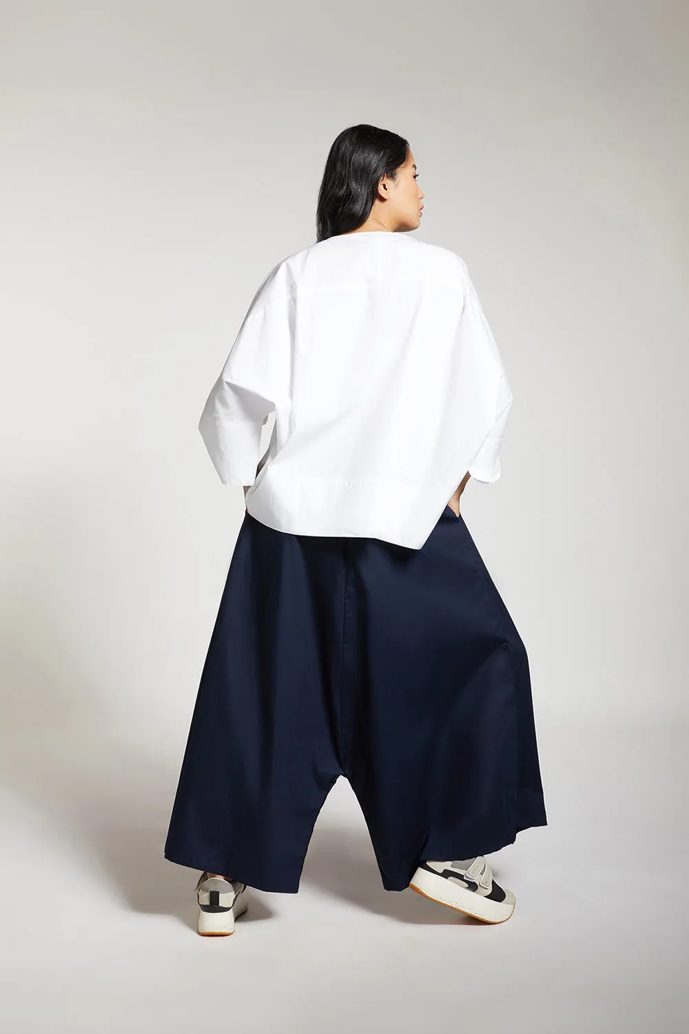ROUNDED TOP WITH SLEEVE TIE