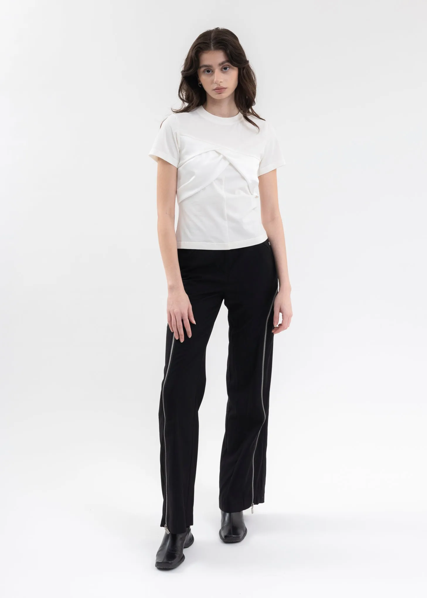SMOOTH WHITE “BOW” SHAPE T-SHIRT